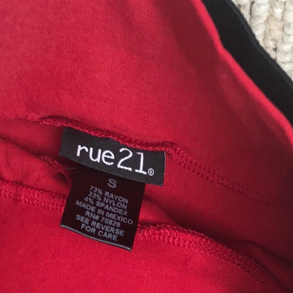 Red Skirt - Picture 3 of 4